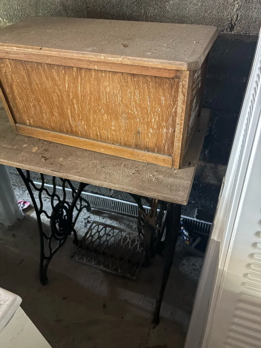 Old sewing machine table - Image 2