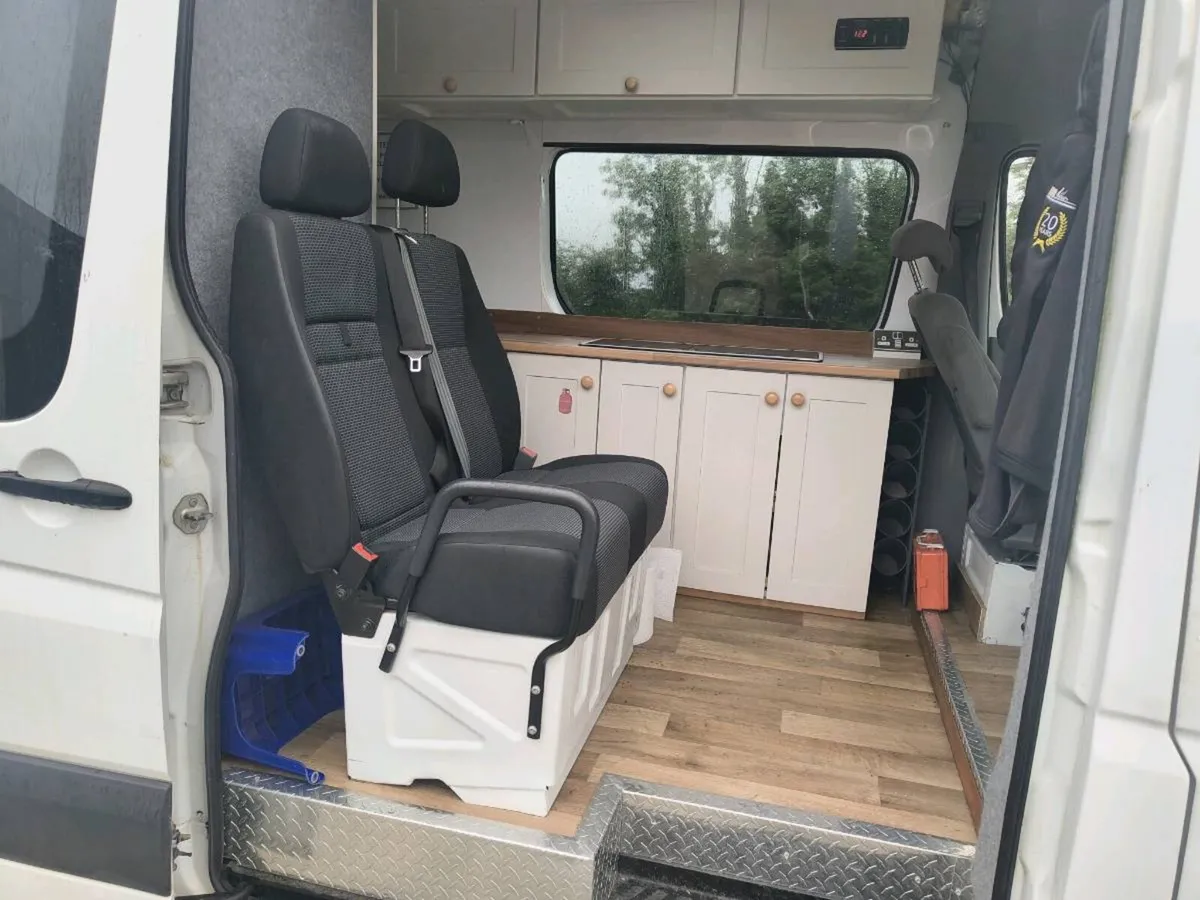 Camper van - Image 2