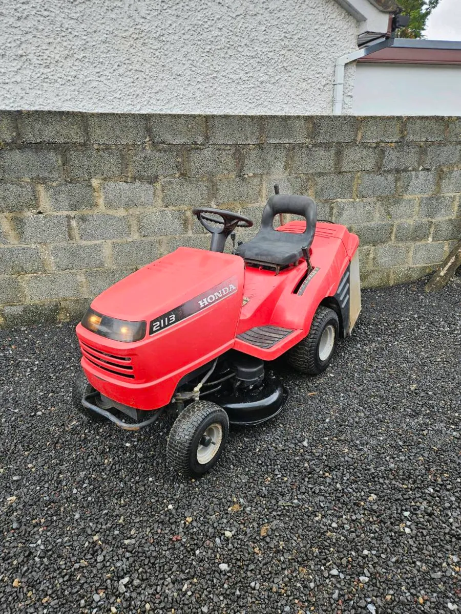 Honda mower - Image 1