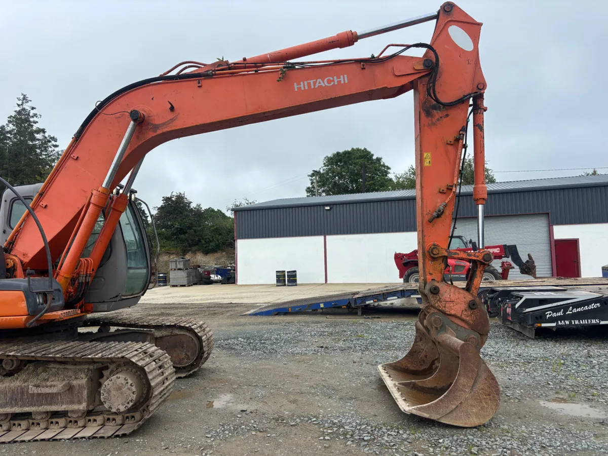 Hitachi 180 year 2005 no vat - Image 4