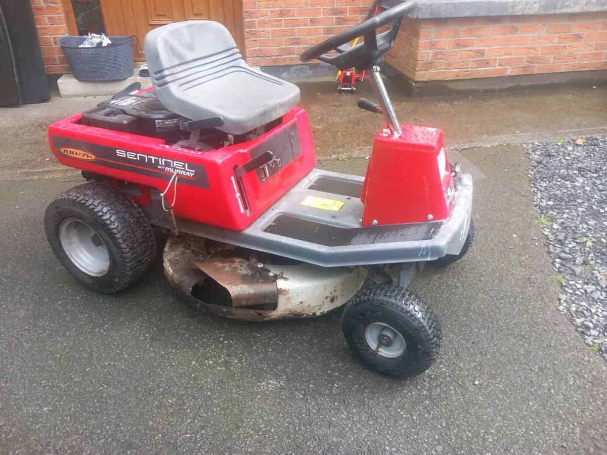 Ride on lawnmower - Image 2