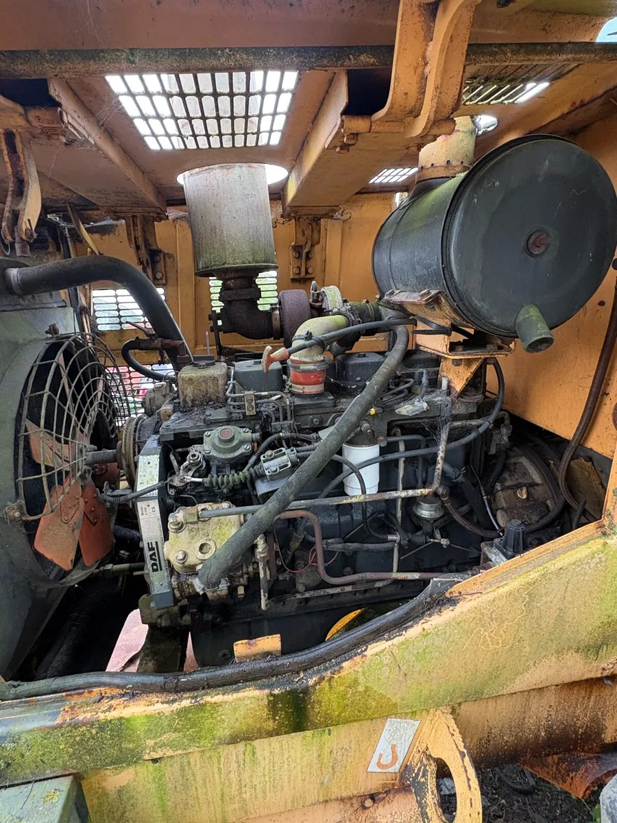 Loader shovel - Image 2