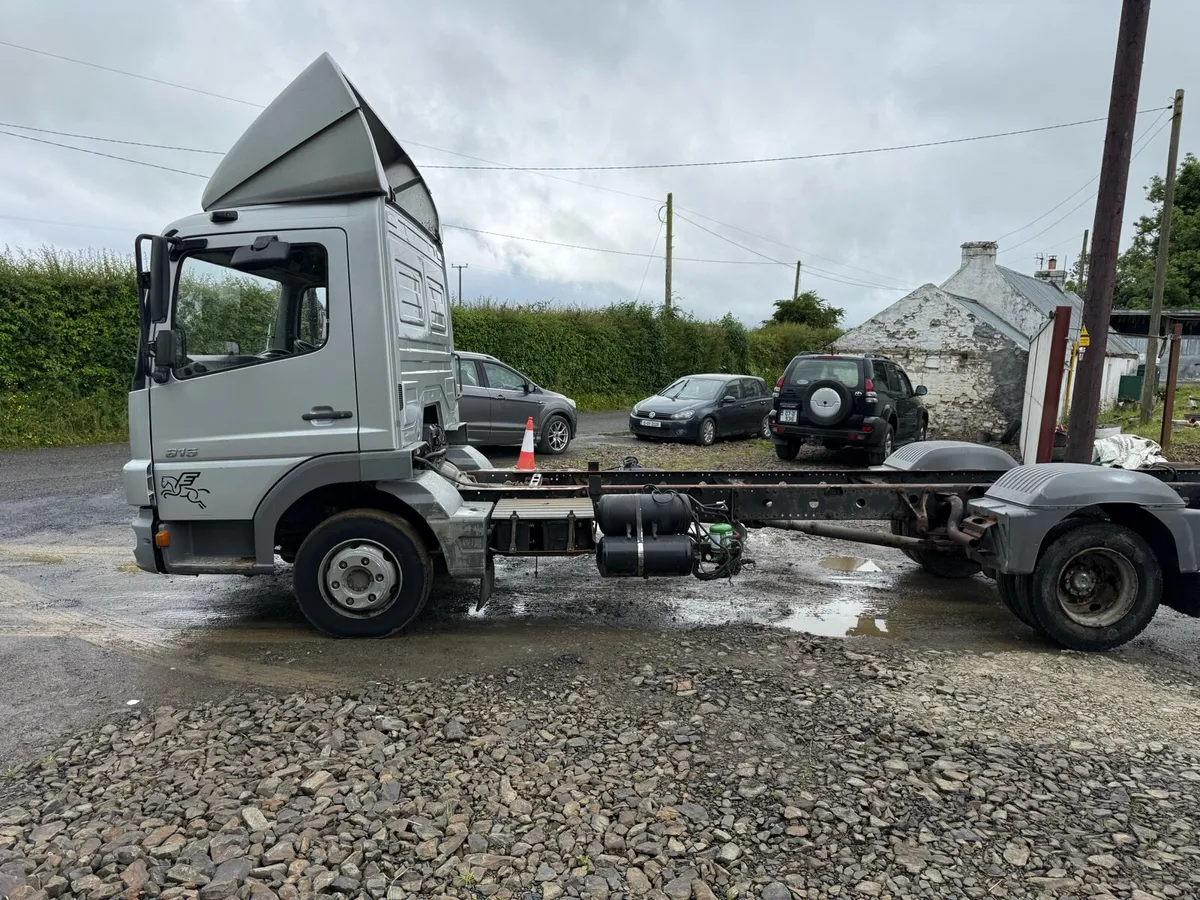 Mercedes atego and Lf Daf - Image 4