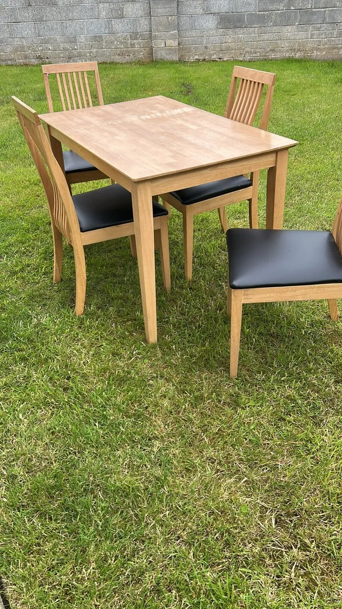 Table and 4 chairs - Image 3