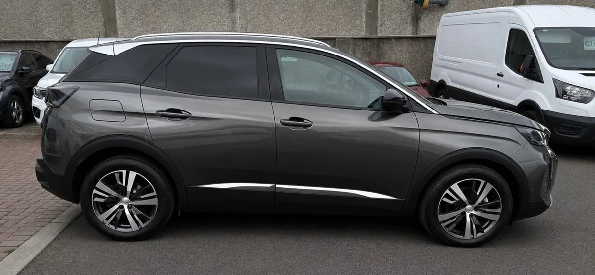 2022 Peugeot 3008 AUTOMATIC - Image 4