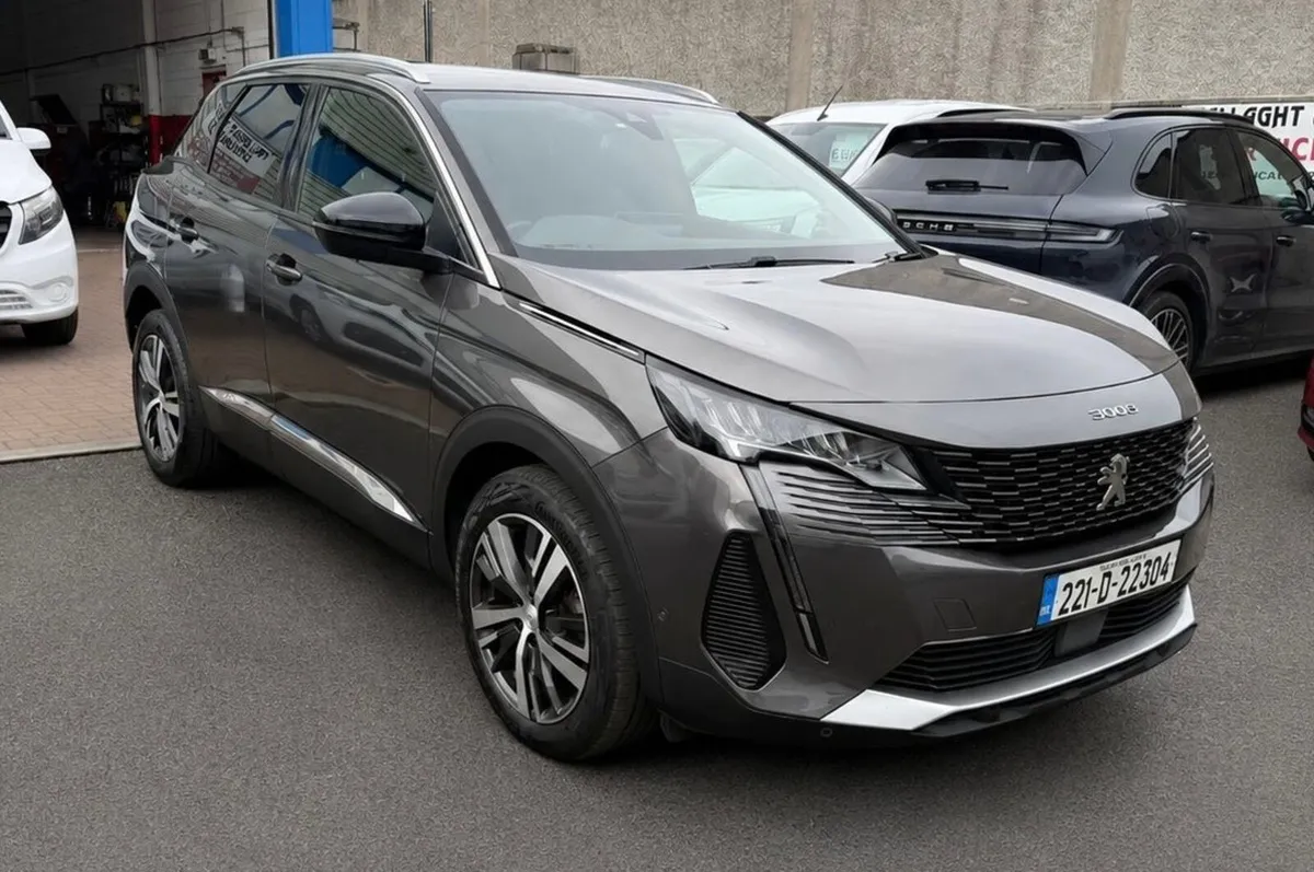 2022 Peugeot 3008 AUTOMATIC - Image 1