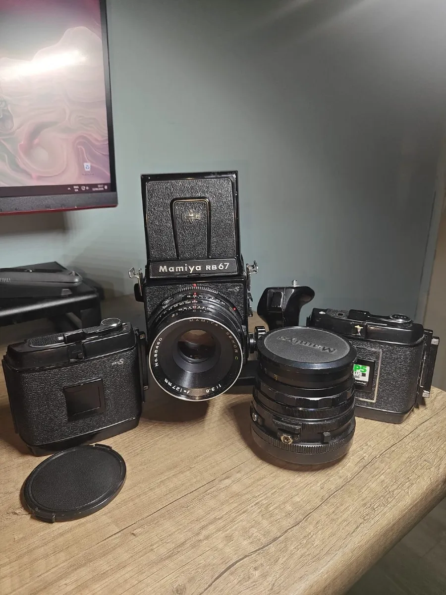 Mamiya rb67 with 2 lenses and 2 backs - Image 1