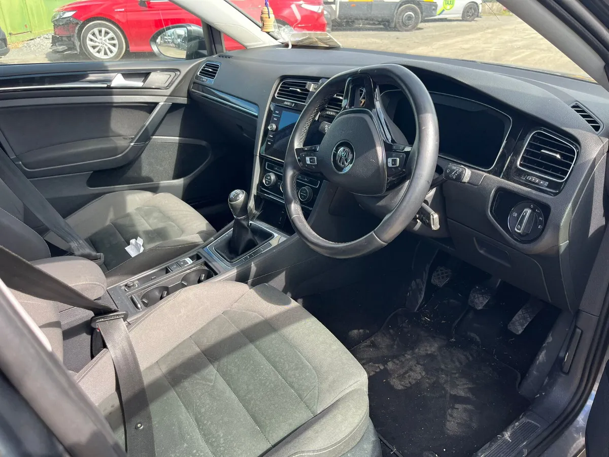 VW Golf 1.0 Tsi 2018 - Image 2