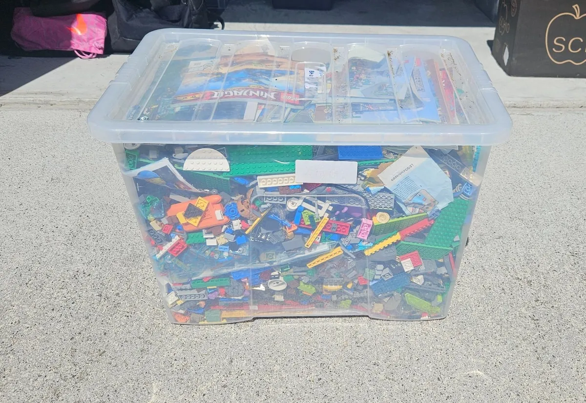 Assorted lego - Image 1