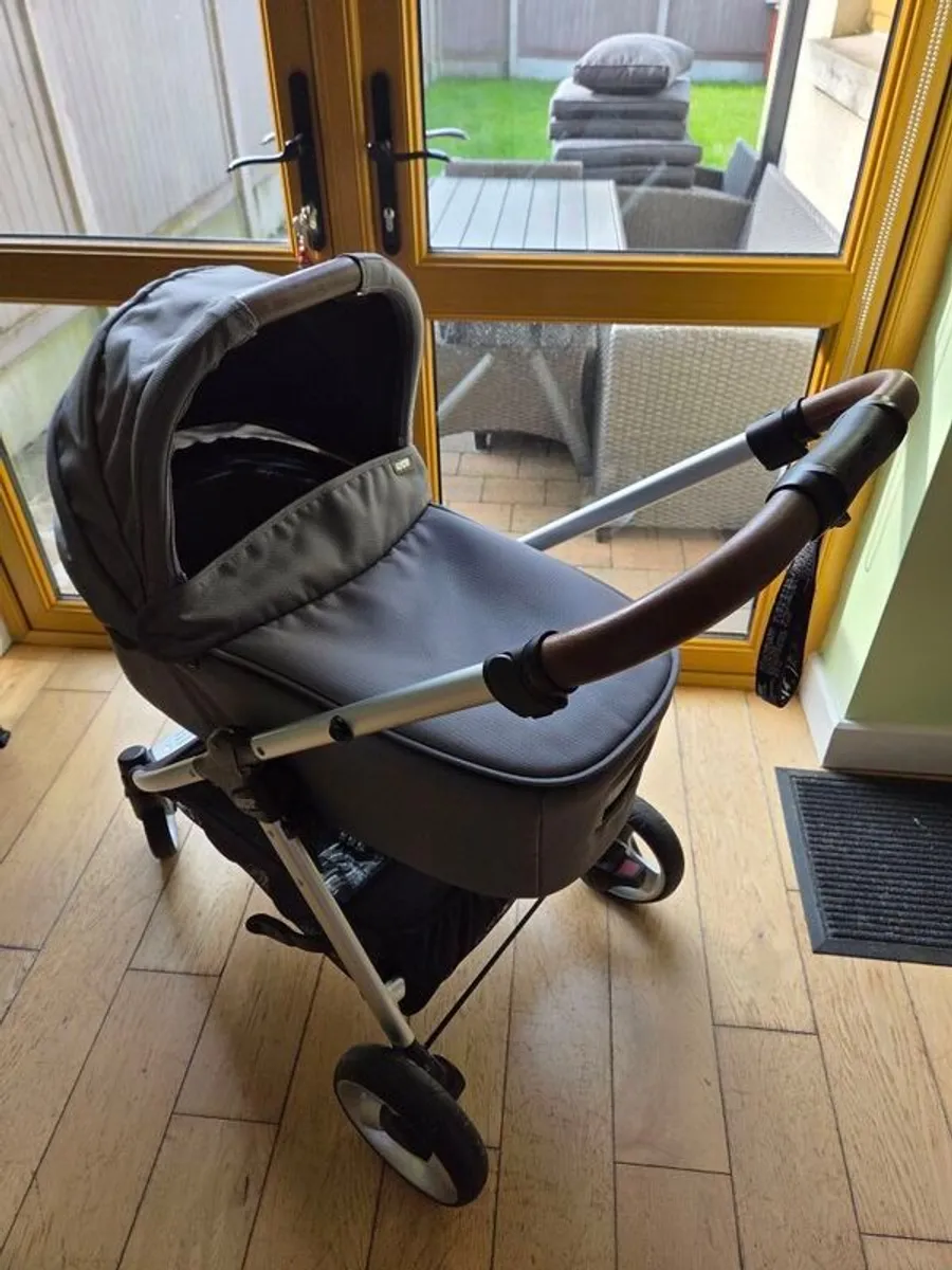 Mamas&Papas Travel - Image 1