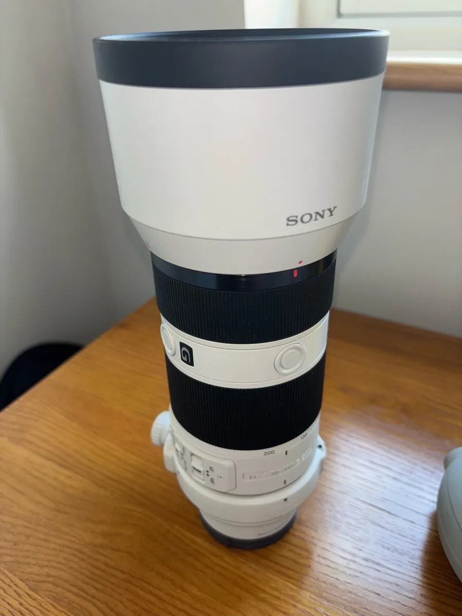 Sony FE4/ 70-200mm G OSS, Peak Design Strap - Image 1