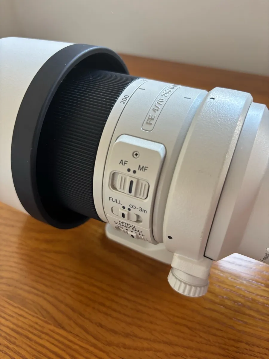 Sony FE4/ 70-200mm G OSS, Peak Design Strap - Image 3