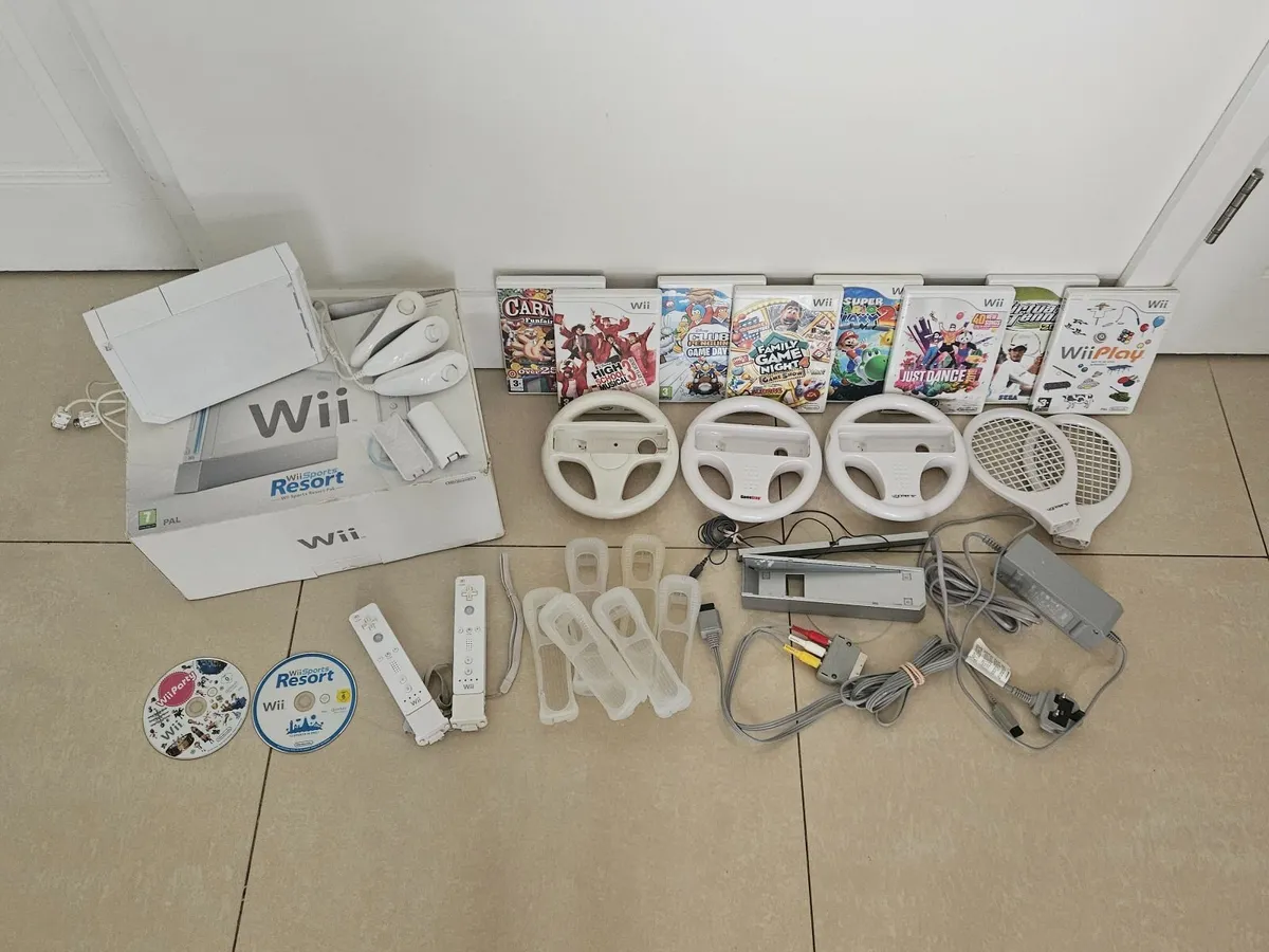 Nintendo wii plus games - Image 1
