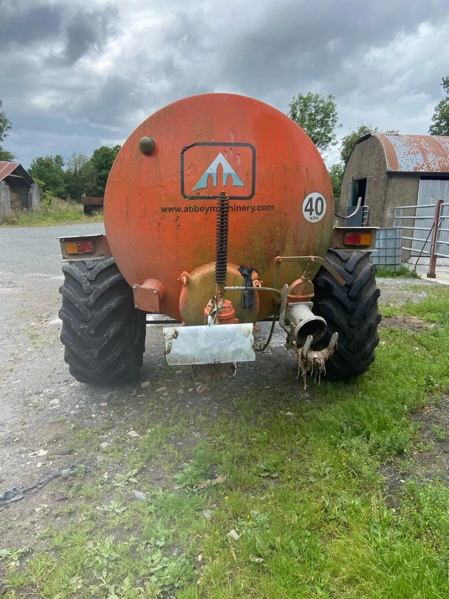 1600gal abbey needing repair - Image 2