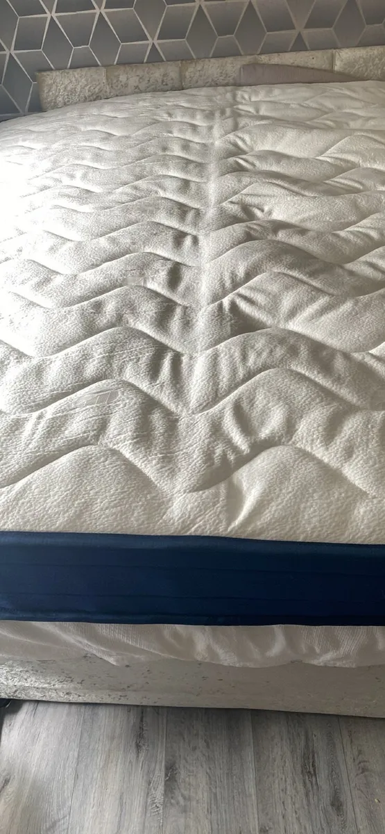King size mattress - Image 3