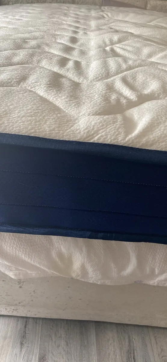 King size mattress - Image 4