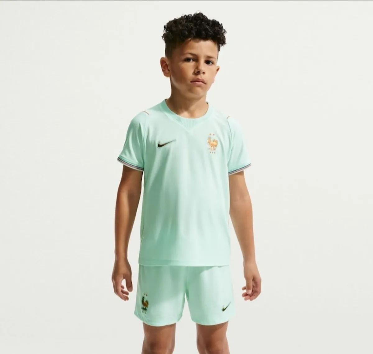 France away kids soccer kit shirt and shorts - Image 2