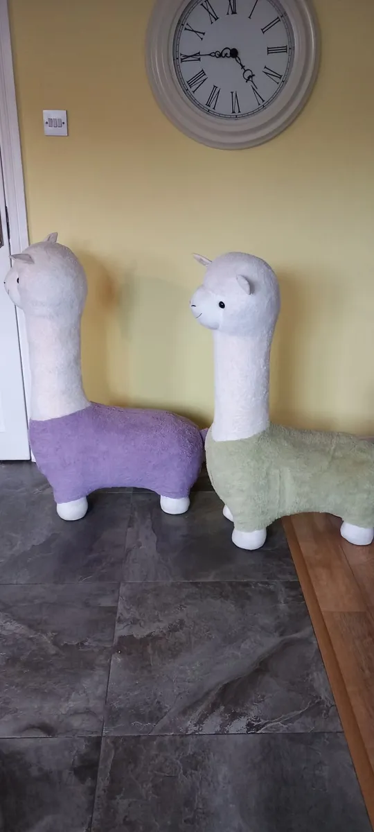 2× 3 Foot Giant LLAMAS - Image 2