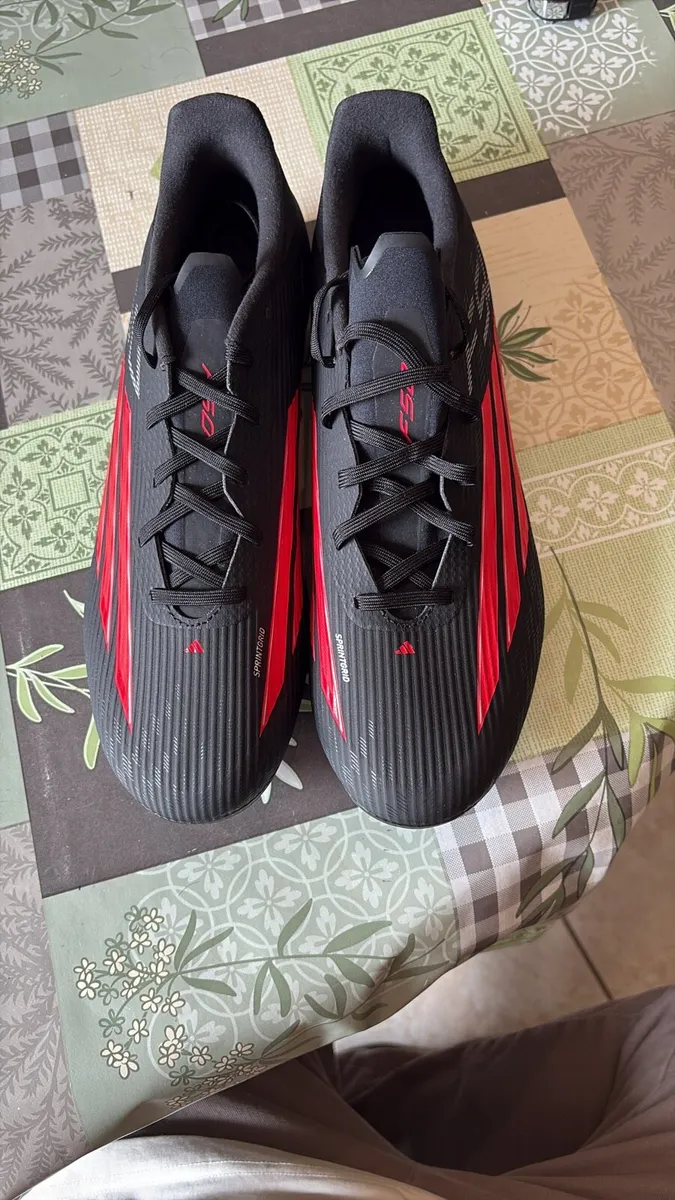 Adidas football boots - Image 3