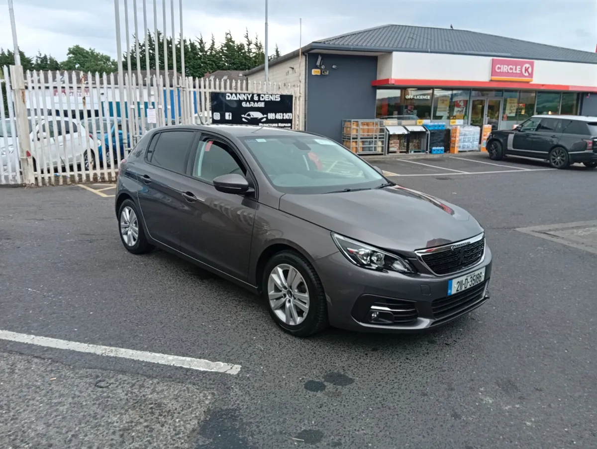 211 Peugeot 308 car van - Image 1