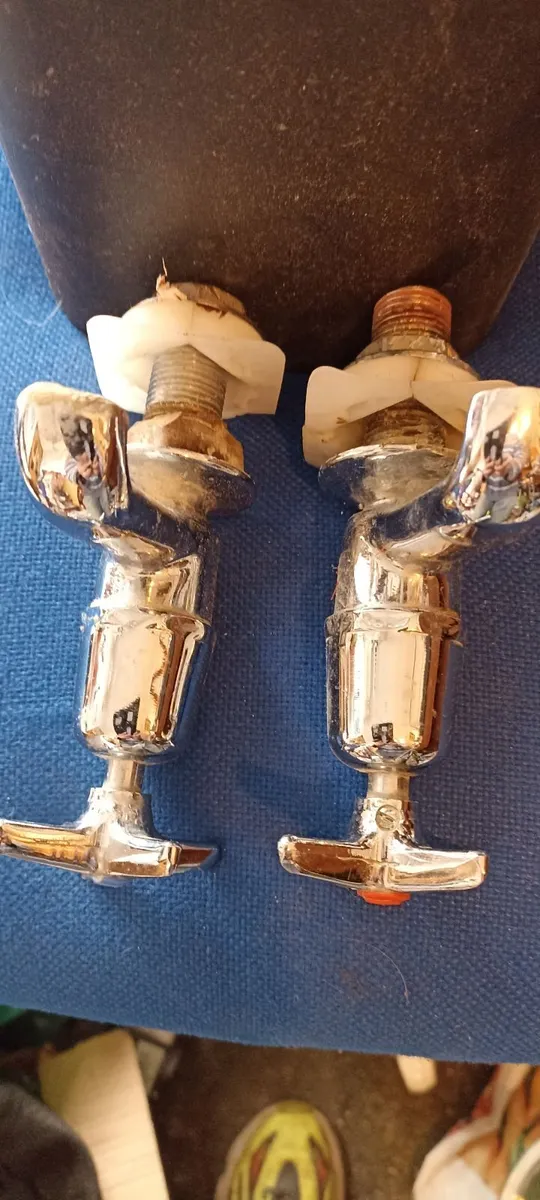 Pair of WHB Taps - Image 3