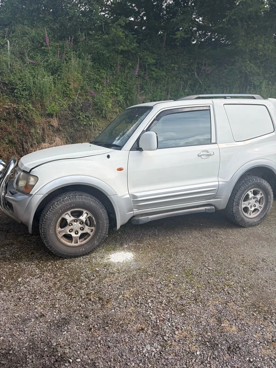 Mitsubishi pajero - Image 2