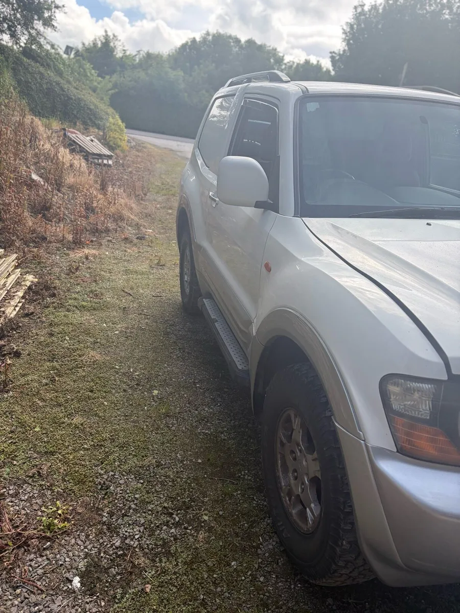 Mitsubishi pajero - Image 3
