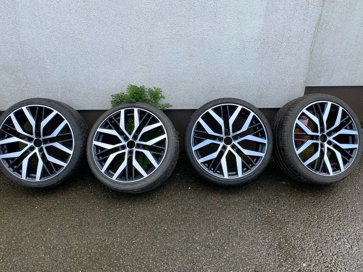 VW Santiago 18” Alloy Wheels