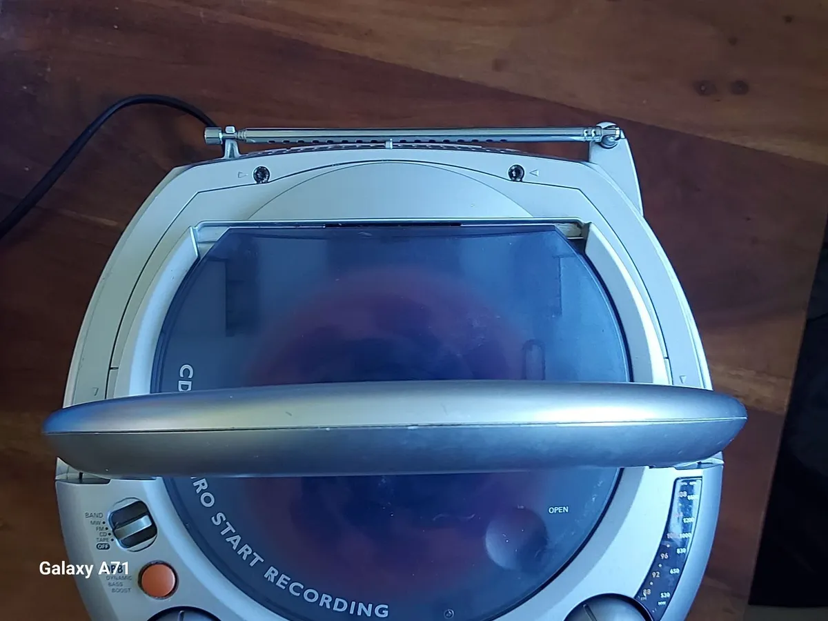 PHILIPS CD Radio Cassette Recorder, Model AZ1120 - Image 3