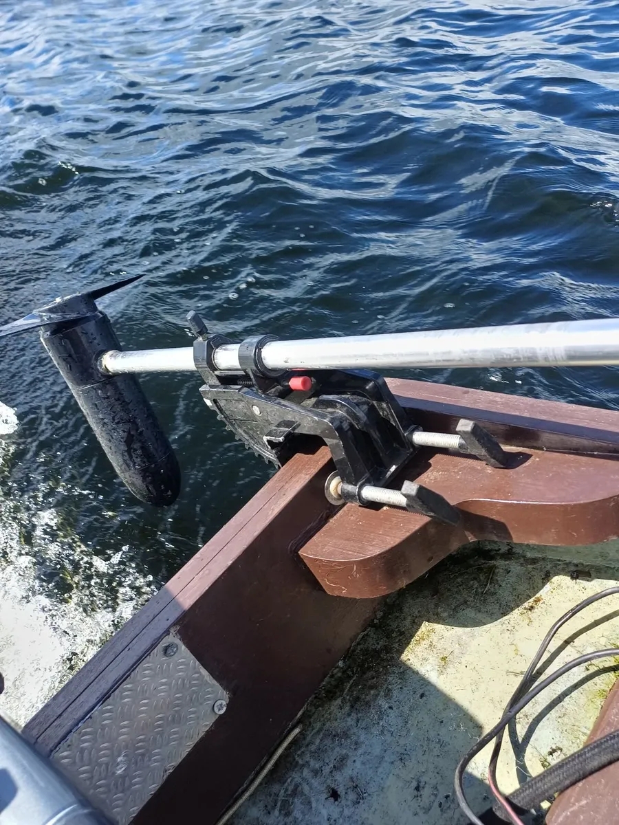Suzuki 2 stroke 6 hp outboard engine,short shaft. - Image 2