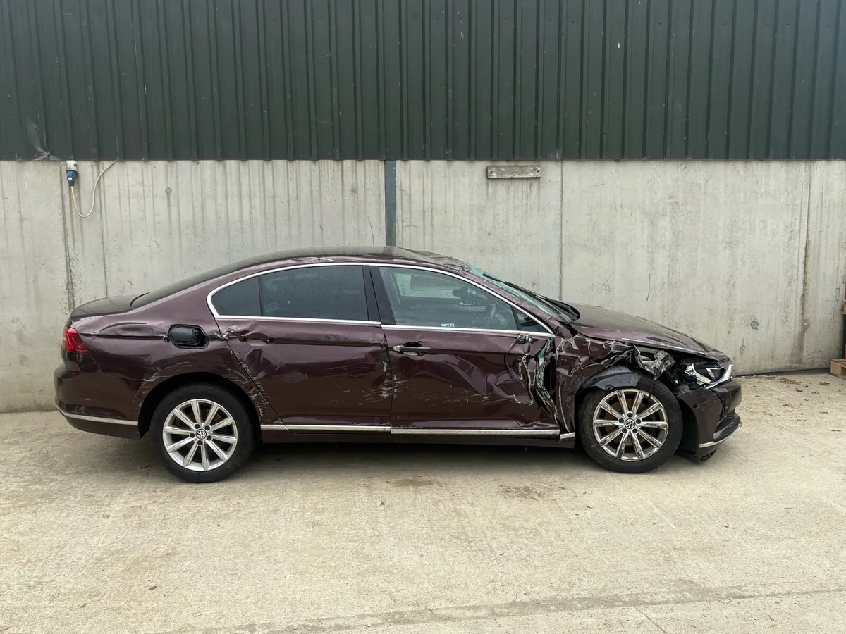 2016 VW Passat parts - Image 4