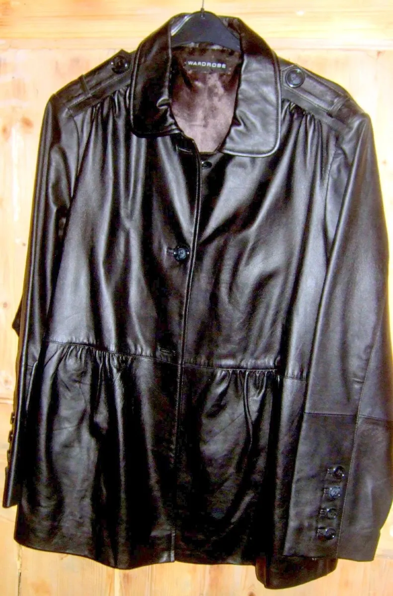 BNWT Leather Blazer Size 26 'Wardrobe' @ Harrods - Image 4