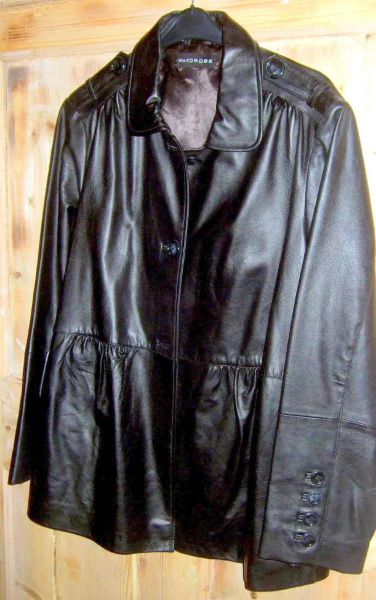 BNWT Leather Blazer Size 26 'Wardrobe' @ Harrods - Image 2