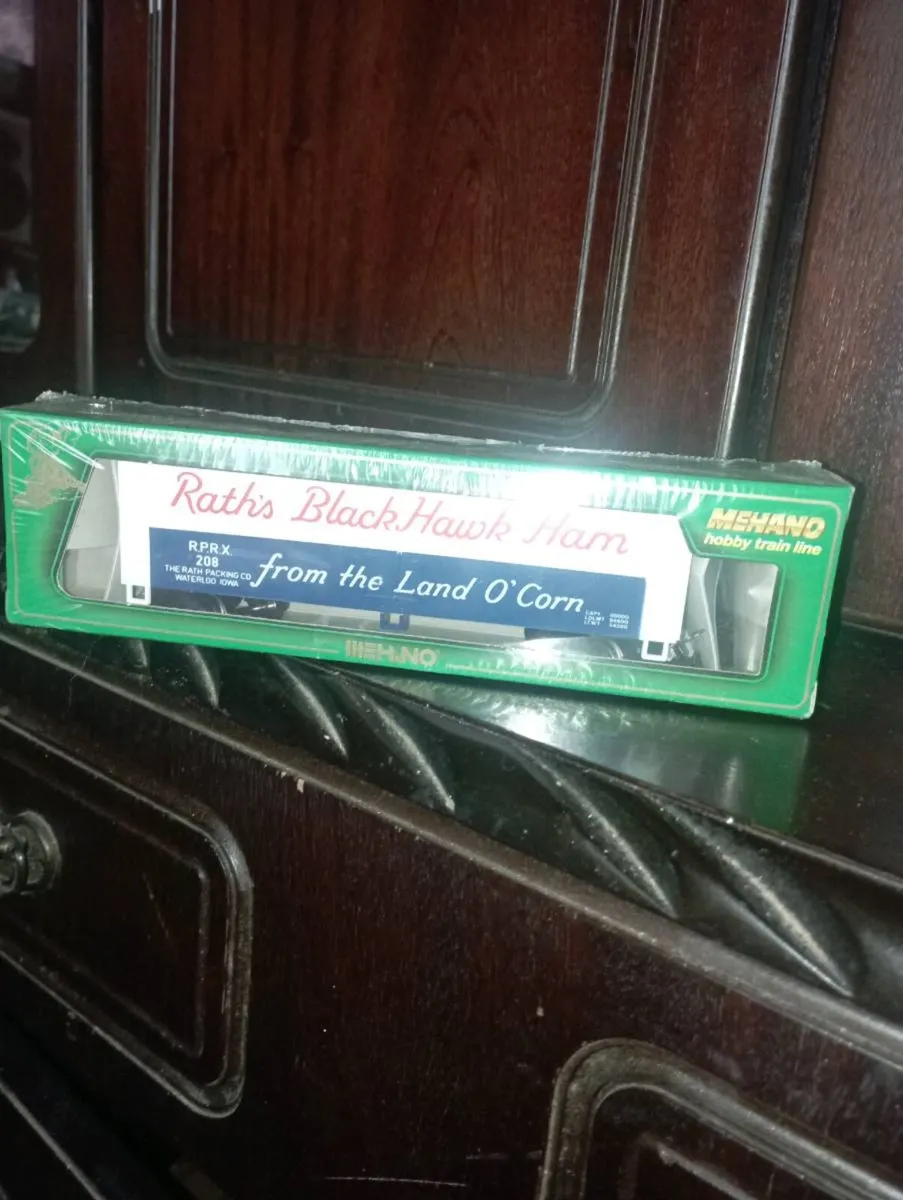 JOBLOT OF 3 VINTAGE HO SCALE LIFE-LIKE TRANE CARS - Image 3
