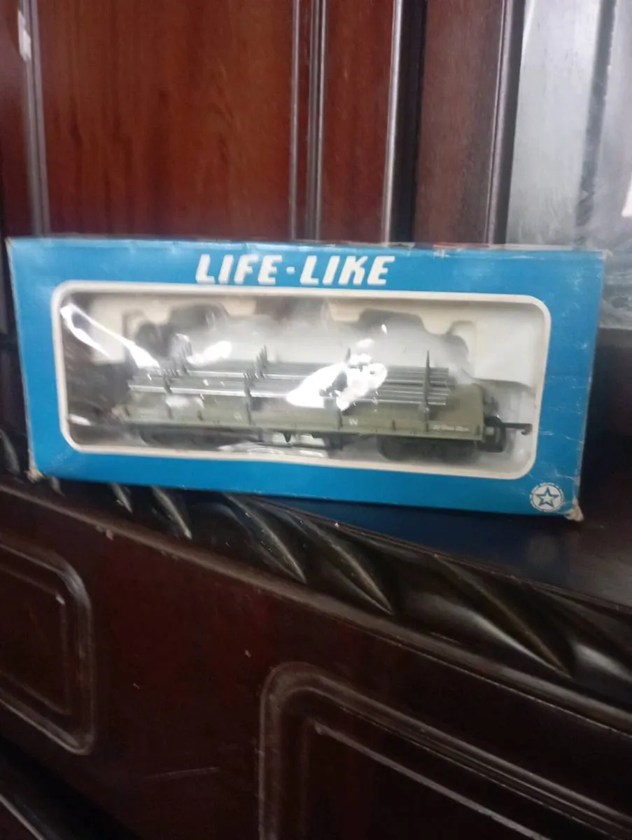 JOBLOT OF 3 VINTAGE HO SCALE LIFE-LIKE TRANE CARS - Image 4