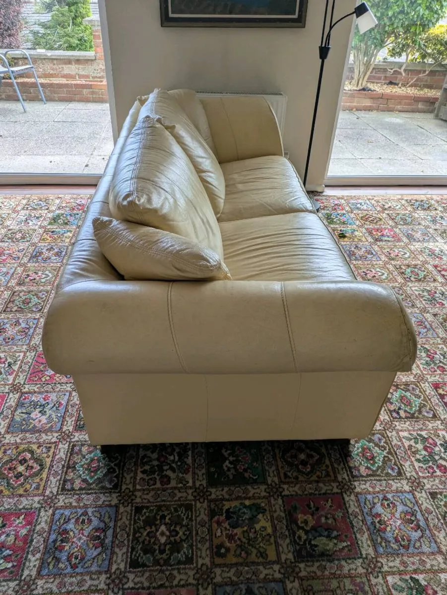 Cream leather sofa - Image 4