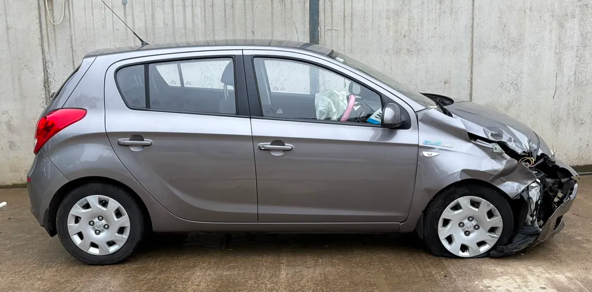 2014 Hyundai i20 parts - Image 3