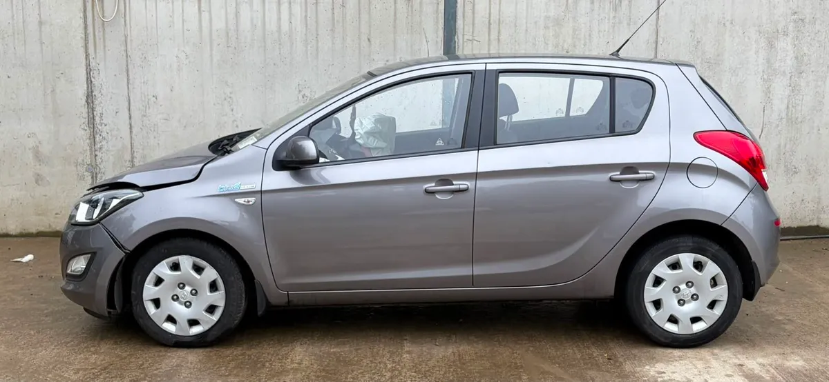 2014 Hyundai i20 parts - Image 2