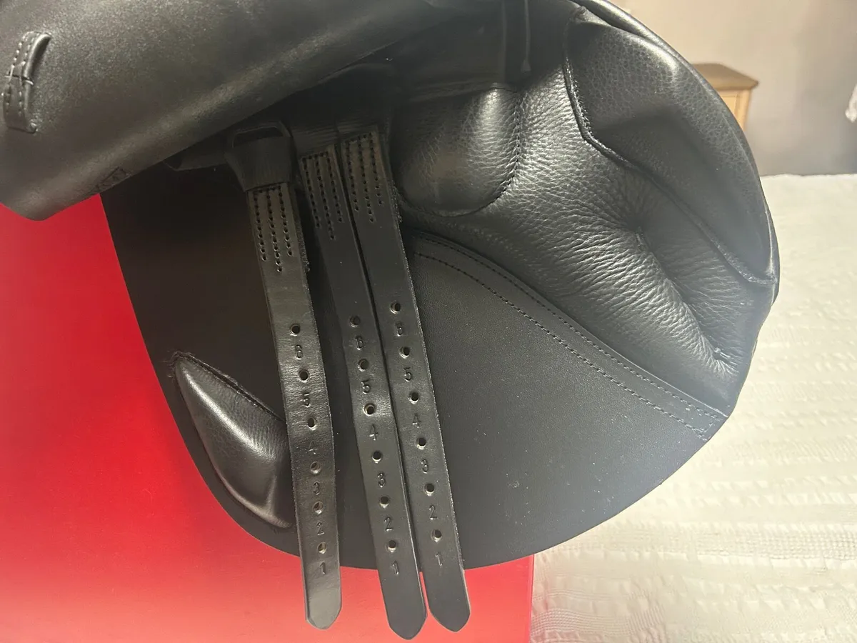 Fairfax 18” classic jump saddle - Image 3