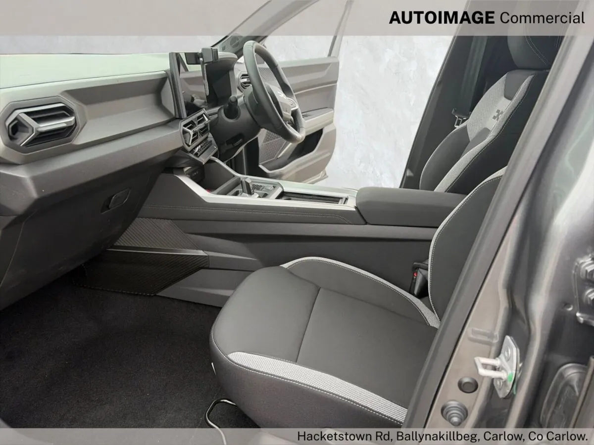 Dacia Bigster HEV155 COMMERCIAL - Image 2