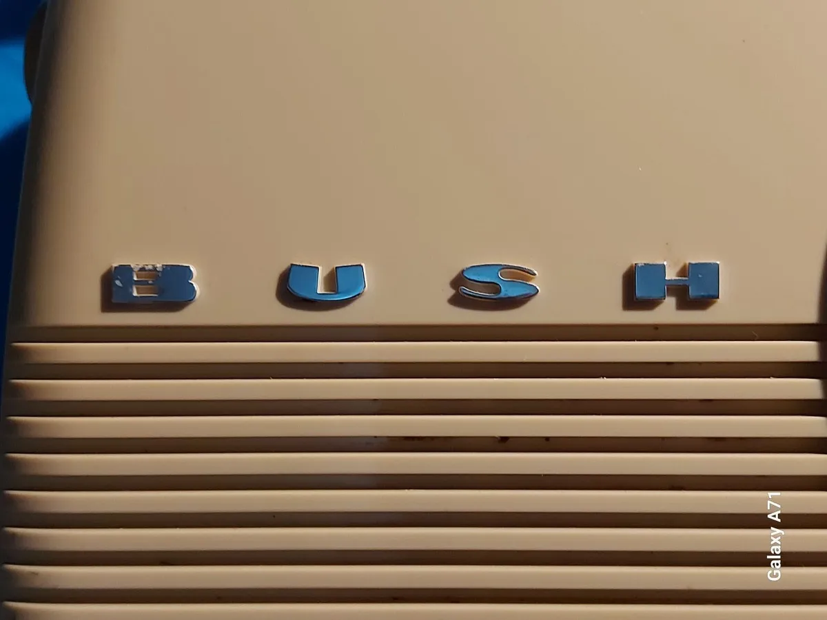 BUSH ANTIQUE RADIO, Model TR82 - Image 3