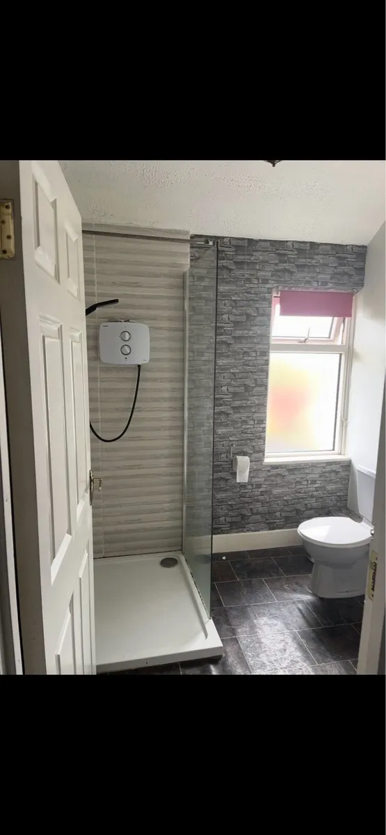 Shower Tray and Glass - Image 2