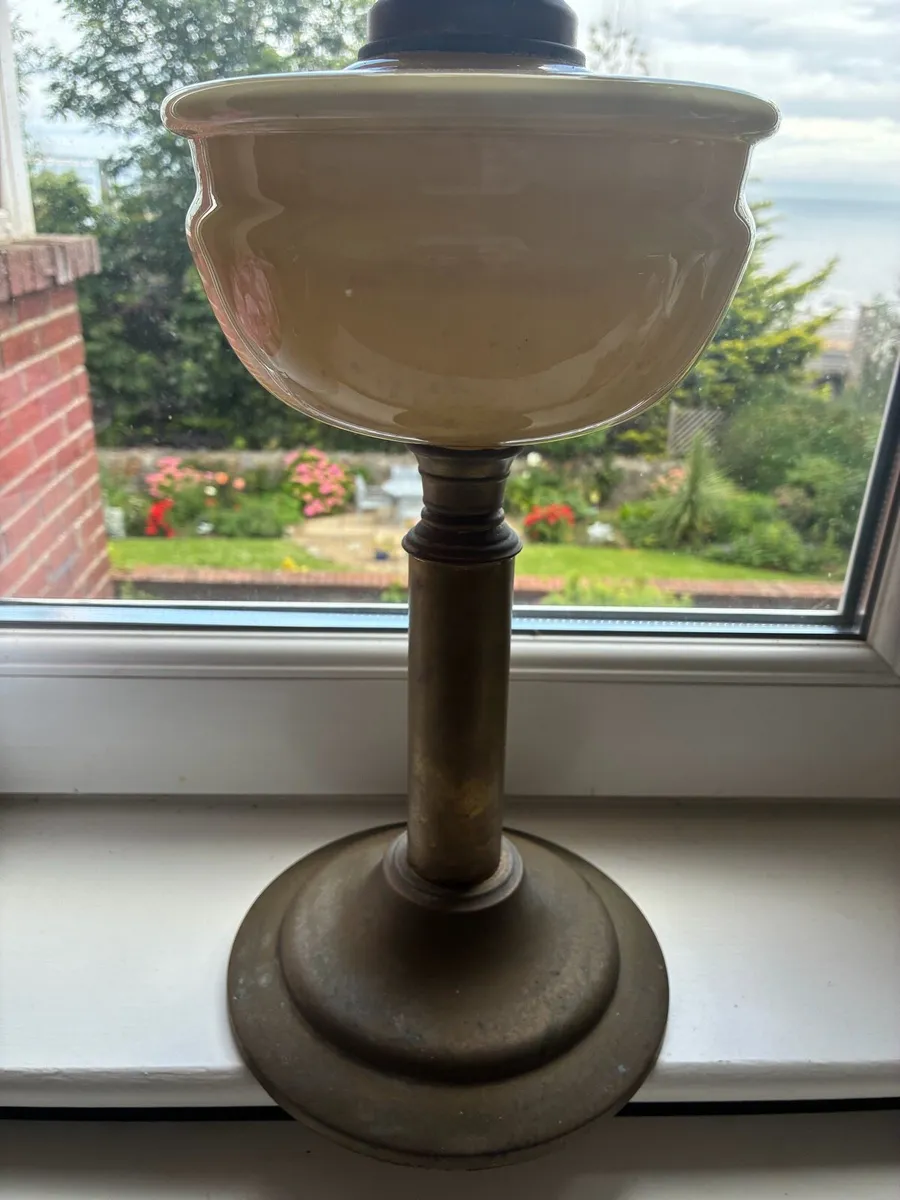 Antique Oil Lamp - Image 3