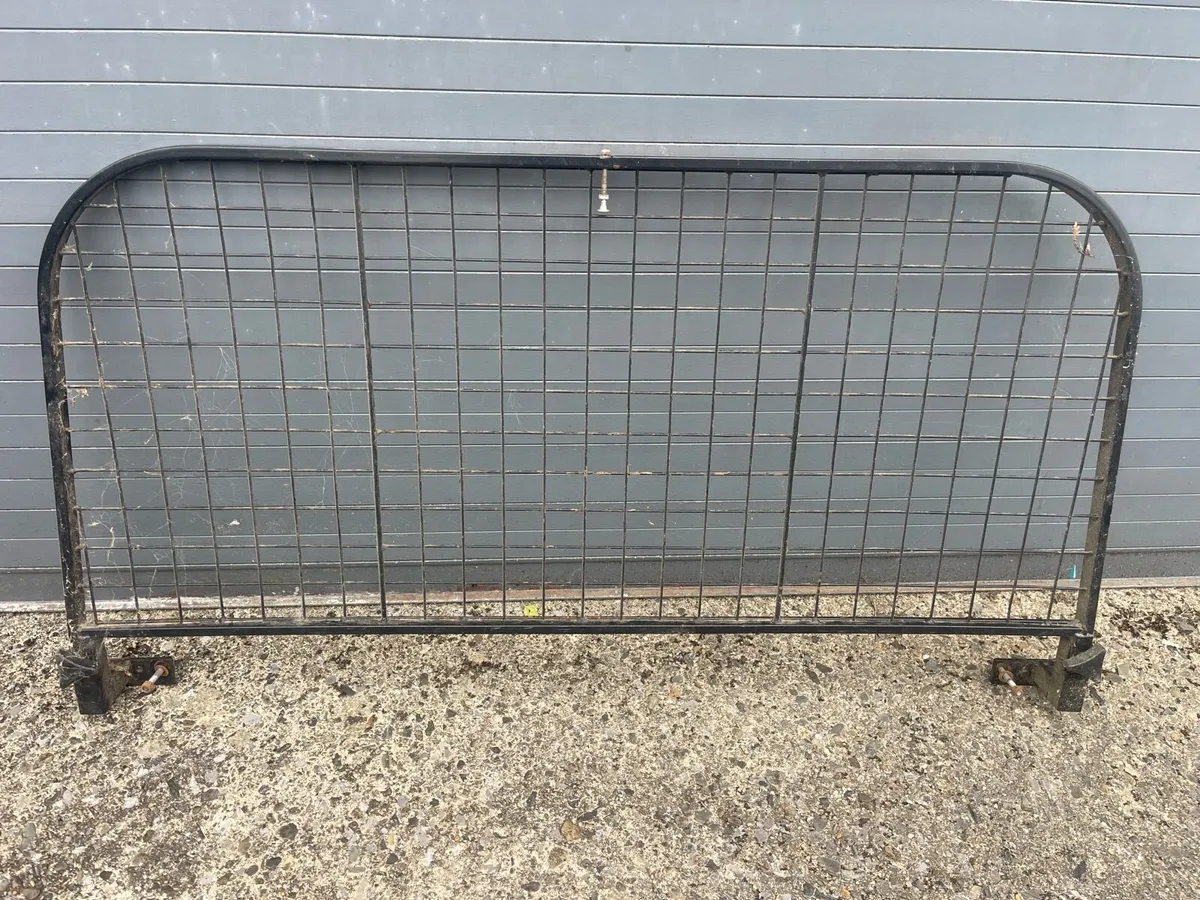 Dog guard - Image 1