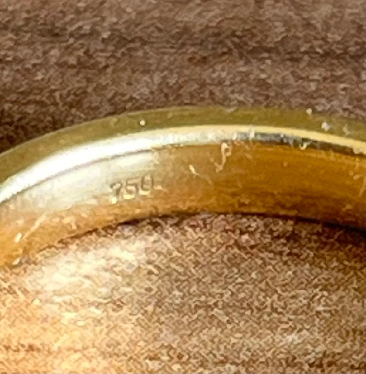 18ct Gold Womens Wedding Band / Ring - Image 4