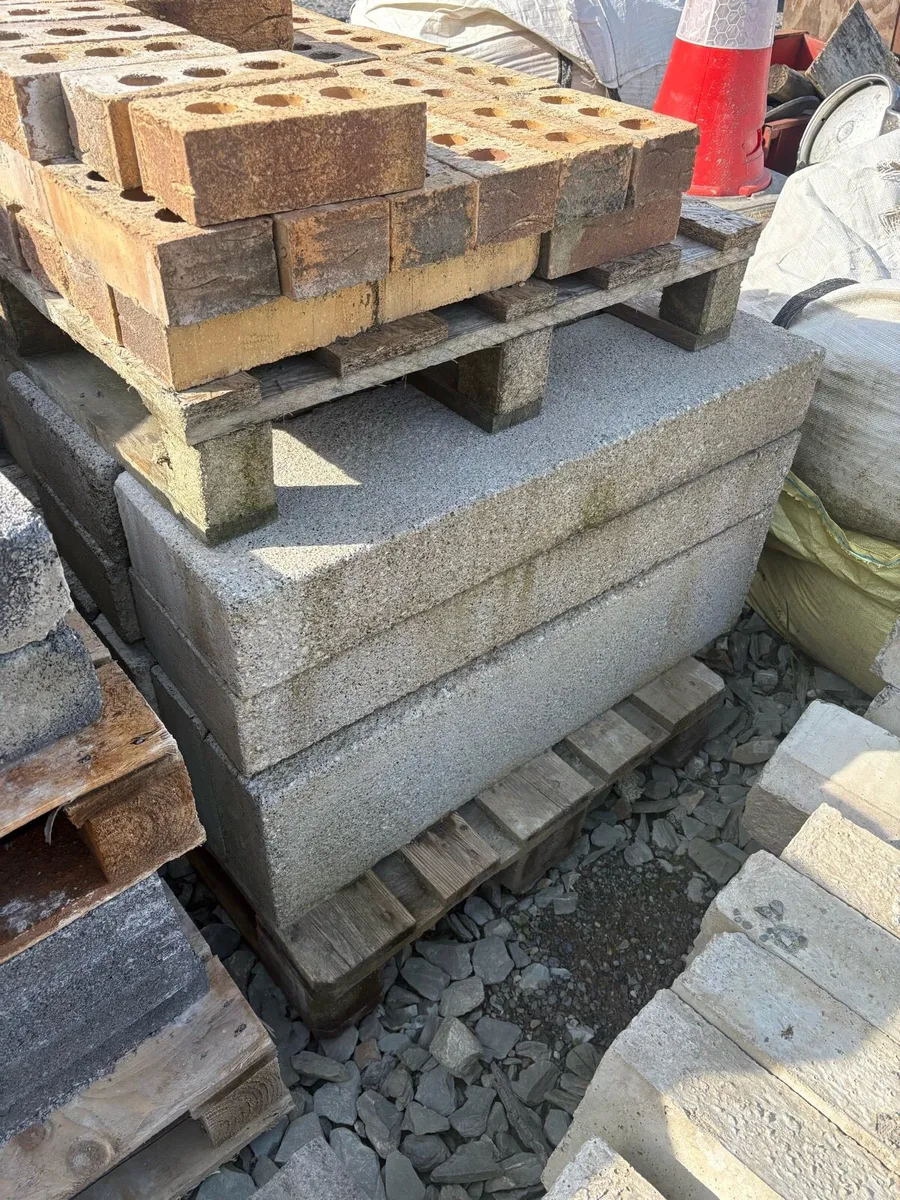 Heavy granite kerbs - Image 1