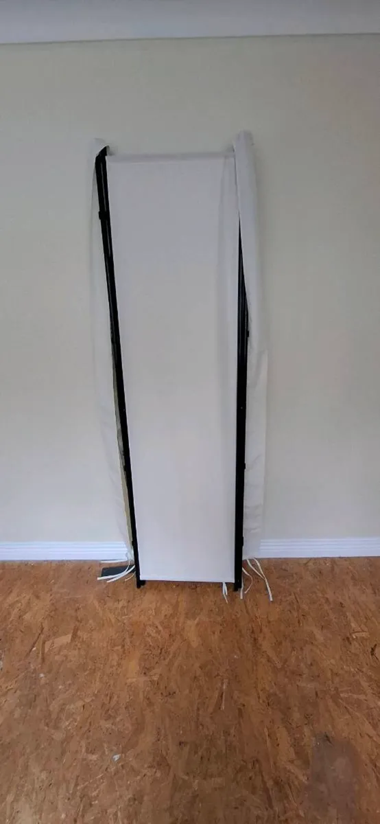 Room divider screen - Image 1