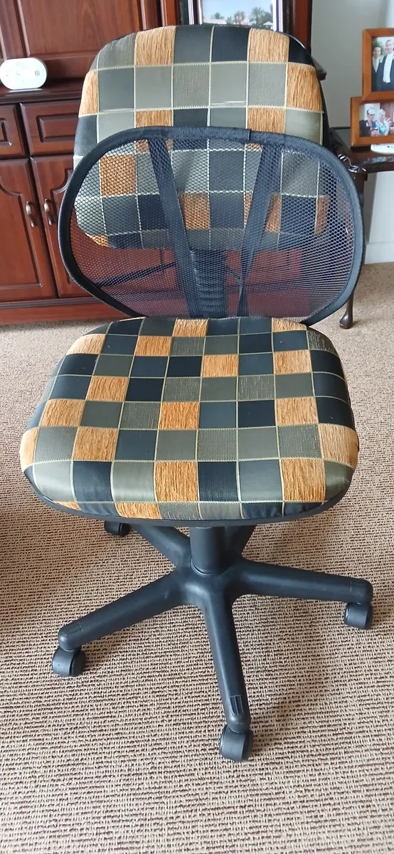 OFFICE UPHOLSTERED SWIVEL CHAIR - Image 3
