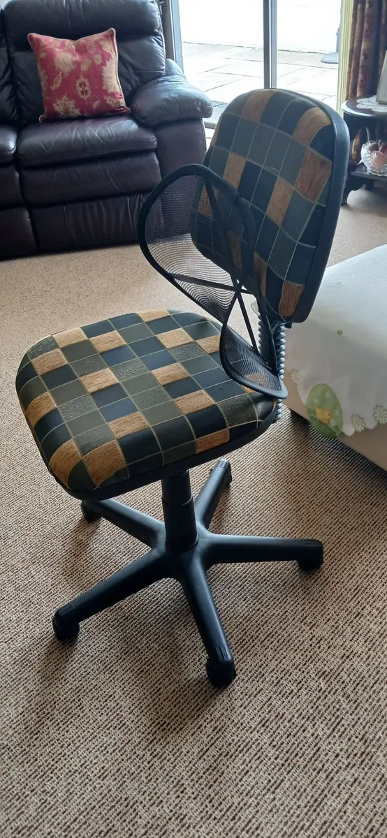 OFFICE UPHOLSTERED SWIVEL CHAIR - Image 4
