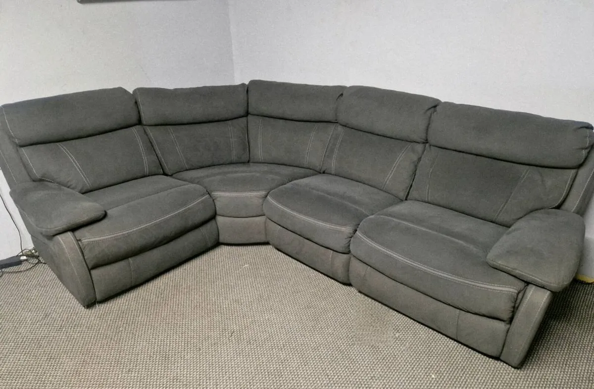 Corner sofa - Image 1